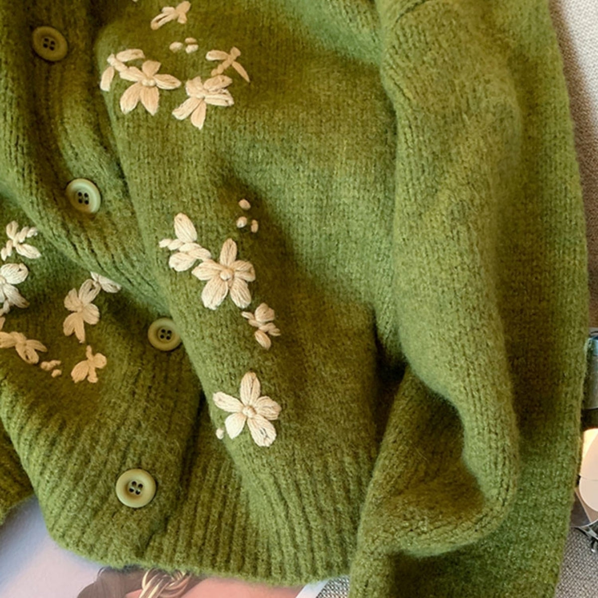 Winter’s Best: Lightweight & Cozy Cardigan |UC-03