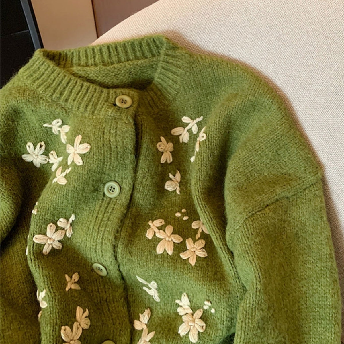 Winter’s Best: Lightweight & Cozy Cardigan |UC-03