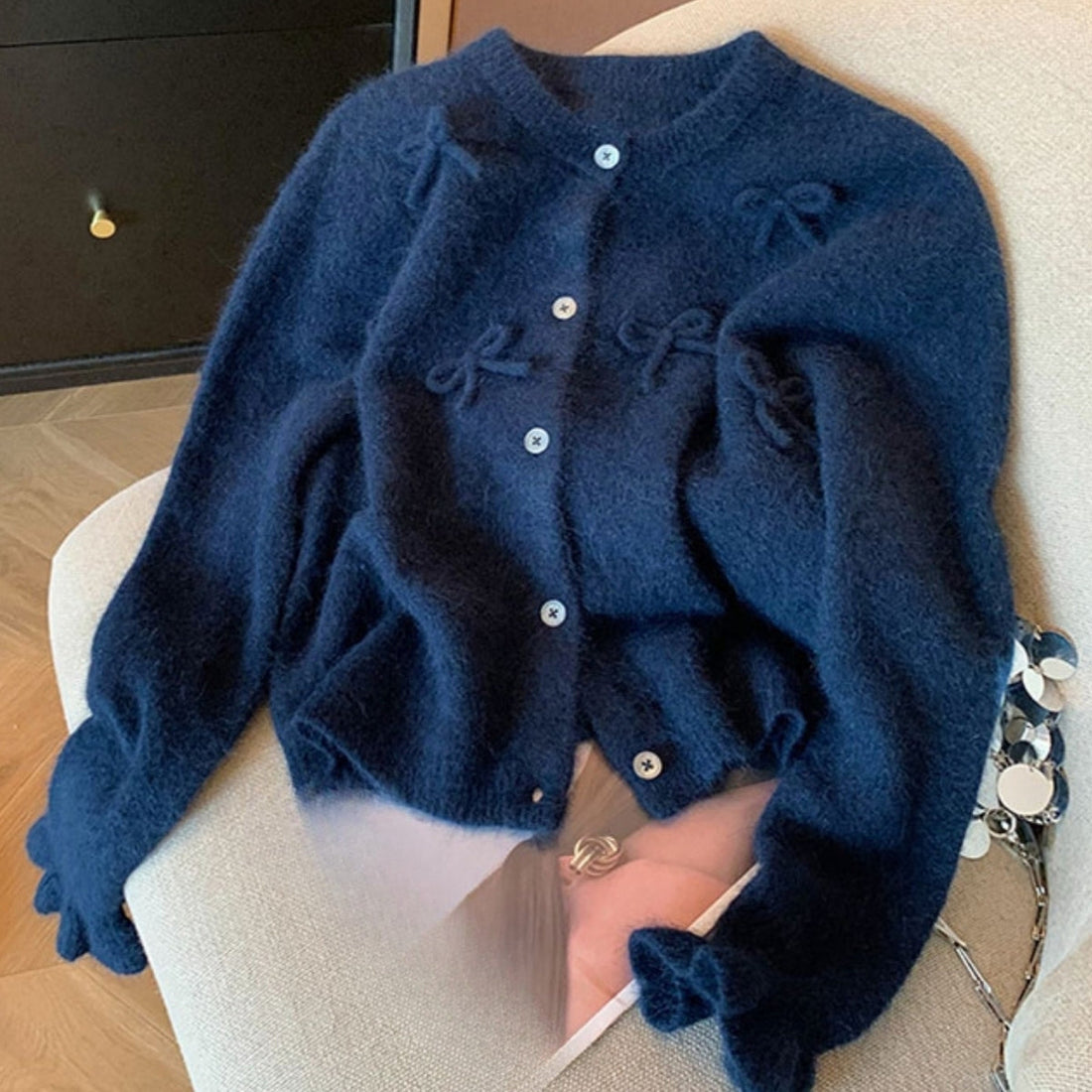 Winter’s Best: Lightweight & Cozy Cardigan |UC-05