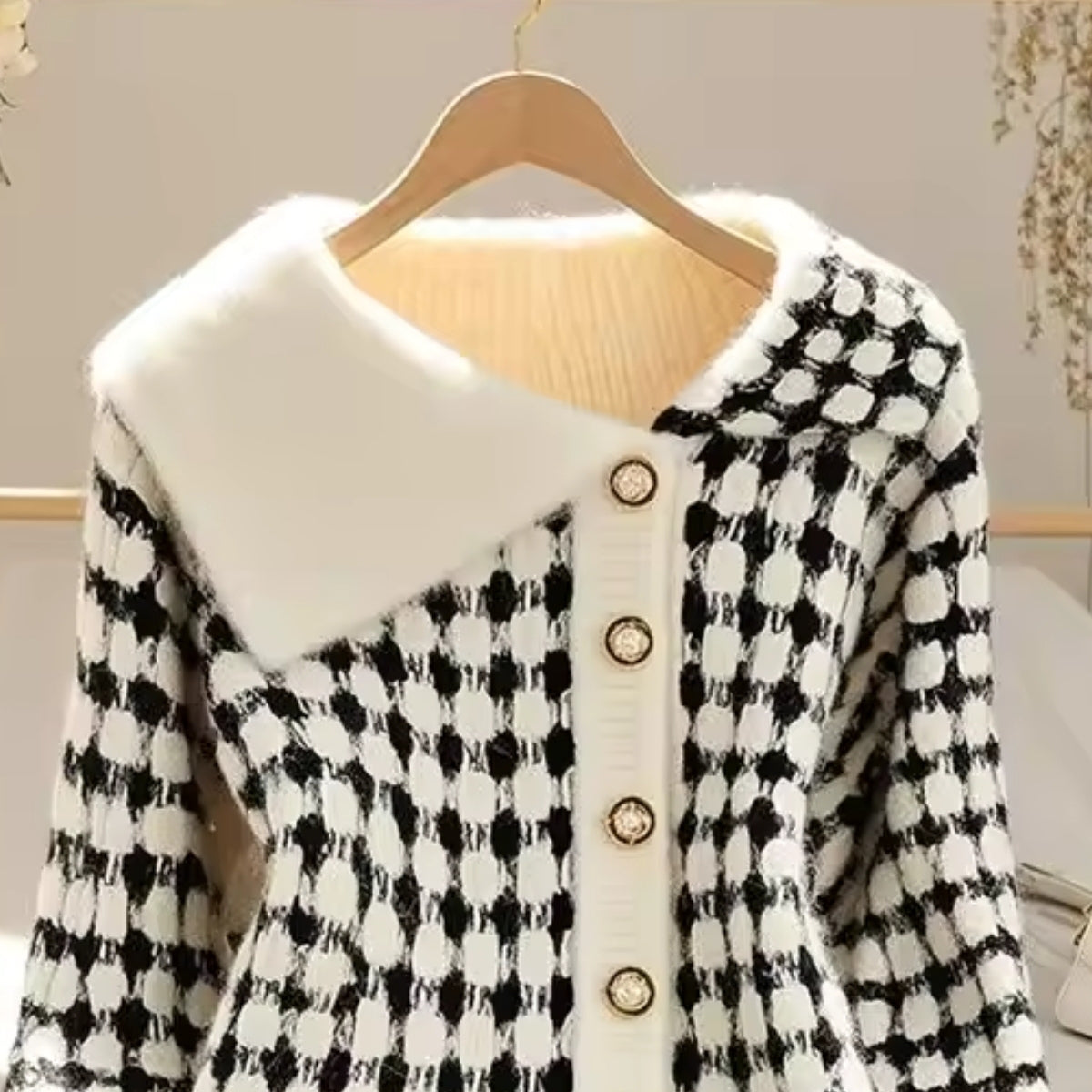 Winter’s Best: Lightweight & Cozy Cardigan |UC-06