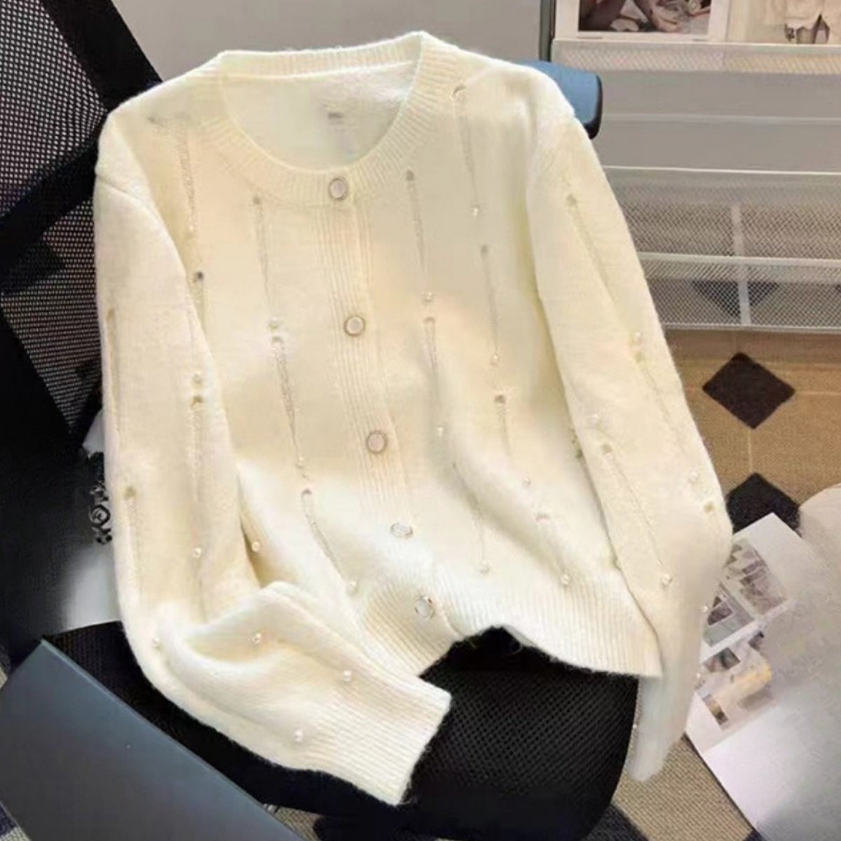 Winter’s Best: Lightweight & Cozy Cardigan |UC-13