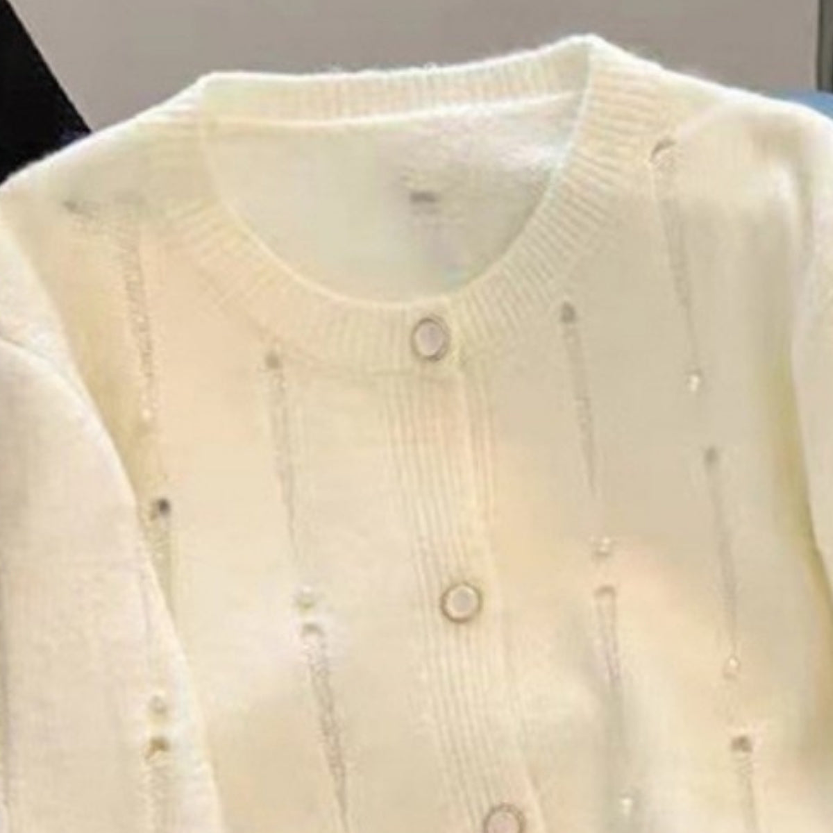 Winter’s Best: Lightweight & Cozy Cardigan |UC-13