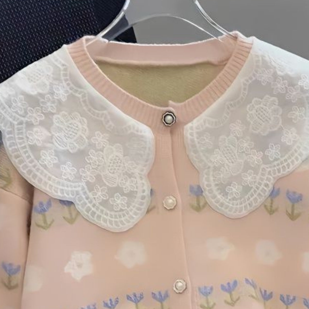 Winter’s Best: Lightweight & Cozy Cardigan |UC-02